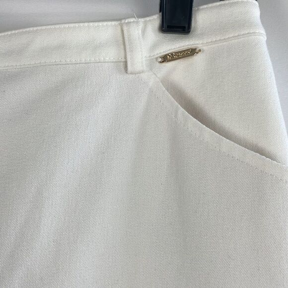 St John White Cropped Slacks with Gold Detail - Picture 2 of 6